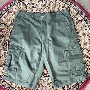 Sean John cargo shorts 34 olive green